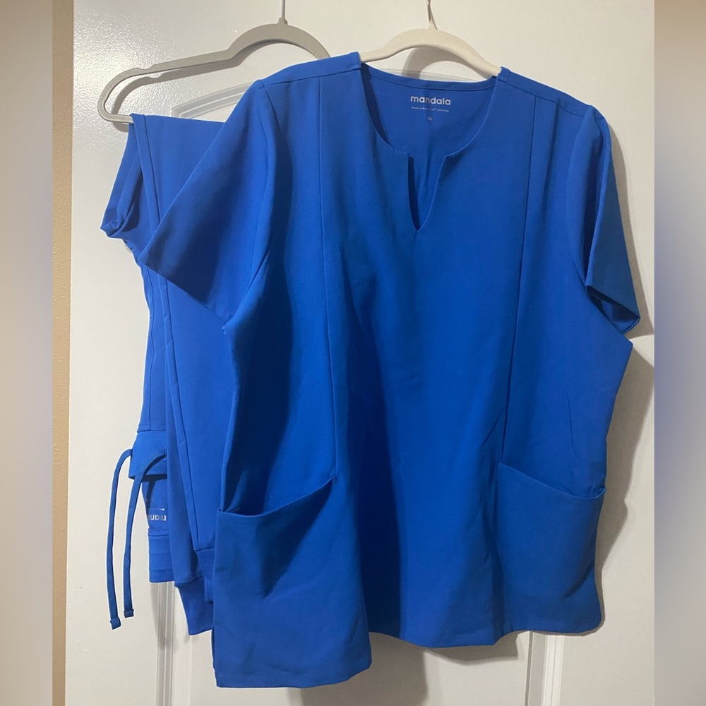 Mandala Royal Blue Scrubs
 XL top , XL- Tall
